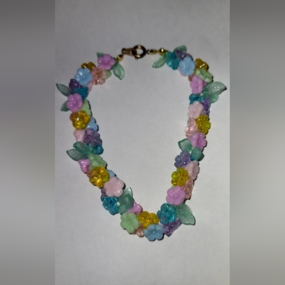 Jewelry - 1960s Vintage Pastel Flowers - beaded - Spring - plastic - Bracelet